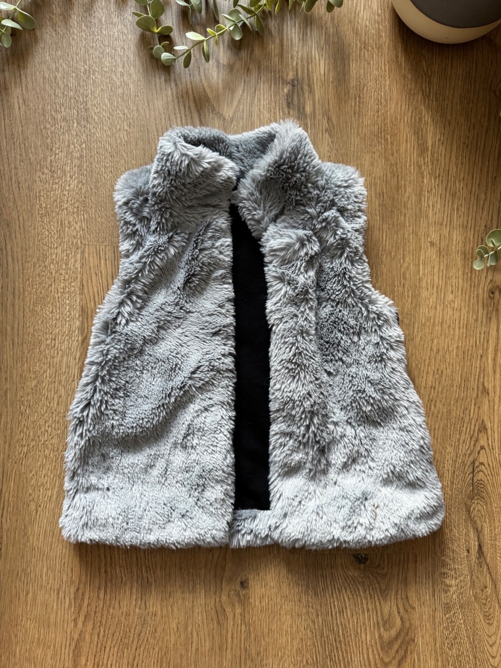 Girls Gray Faux Fur Zip Vest